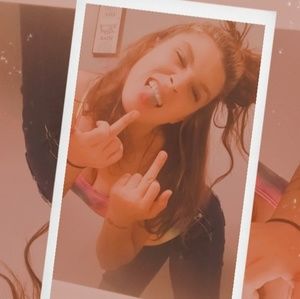 Meet your Posher, Courtney